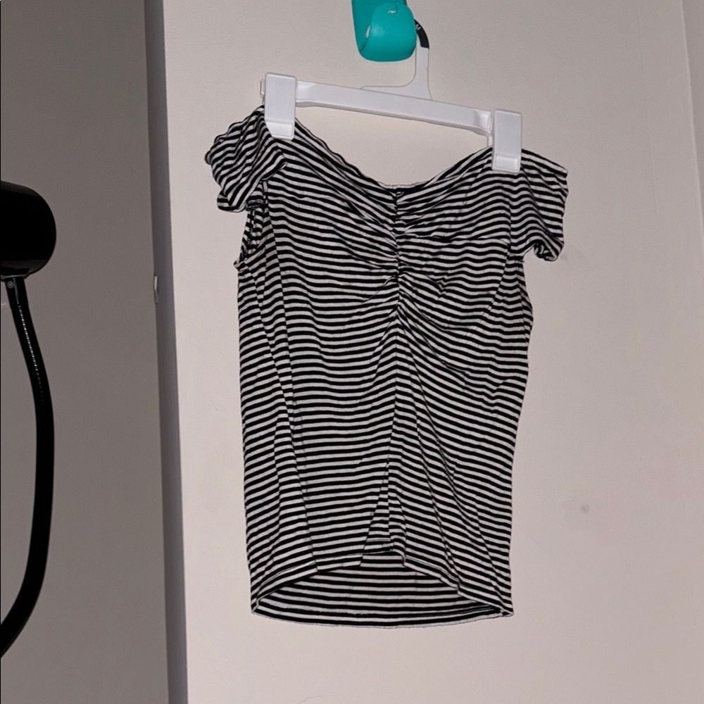 Hot Topic Black and White Ruched Cap Sleeve Blouse